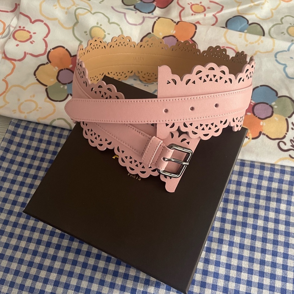 Alaïa Pink Scalloped Laser-Cut Leather Waist Belt